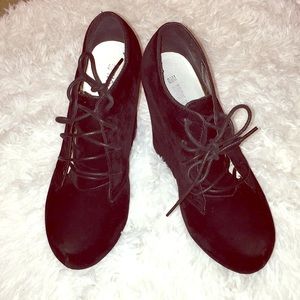 Black Laced Wedges